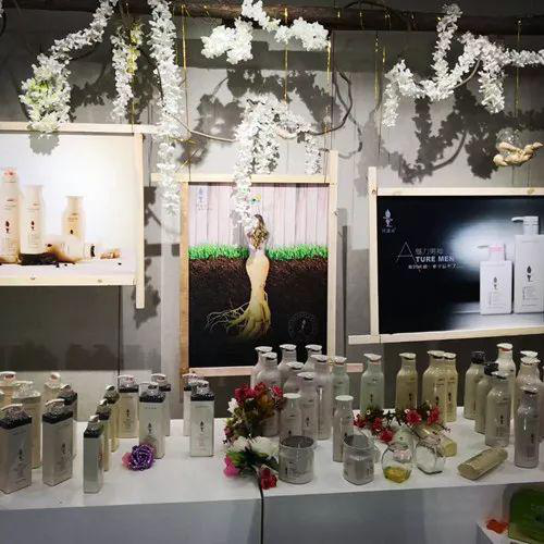 阿道夫洗發(fā)水展示